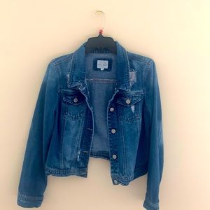Women’s Basic Denim Distressed Jacket Size Medium